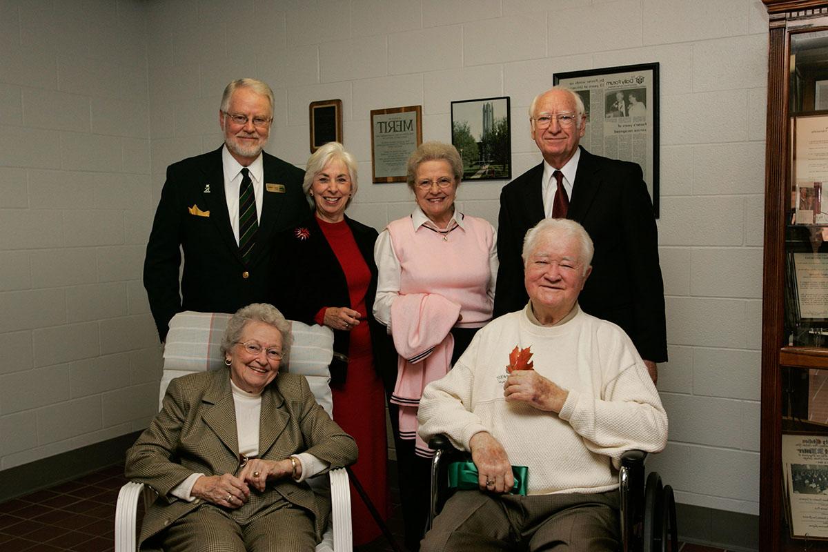 President 哈伯德 and his wife, 艾丽塔, are pictured in 2005 with former Northwest 总统 and first ladies, Robert 福斯特 and his wife, 维吉尼亚州, 和B.D. 欧文斯 and his wife, Sue.